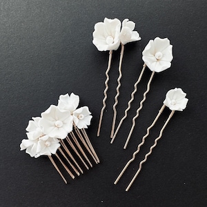 Wedding Hair Pins with White Flowers Bridal Hair Pins Hair Comb Wedding flower Hair Accessories Bridal Hair Jewelry Bridesmaid Hair Pins
