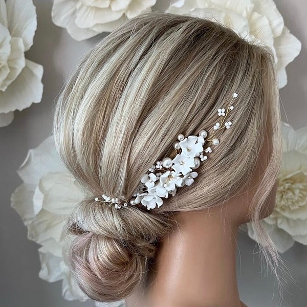 Bridal Hair Comb with Pearls, Bridal Hairpiece for Wedding, Flower Hairpieces for Bride, Clay Flower Hairpiece