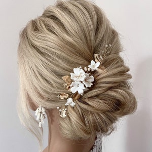 bridal hair comb, wedding hairpiece, clay flowers with gold-toned leaves