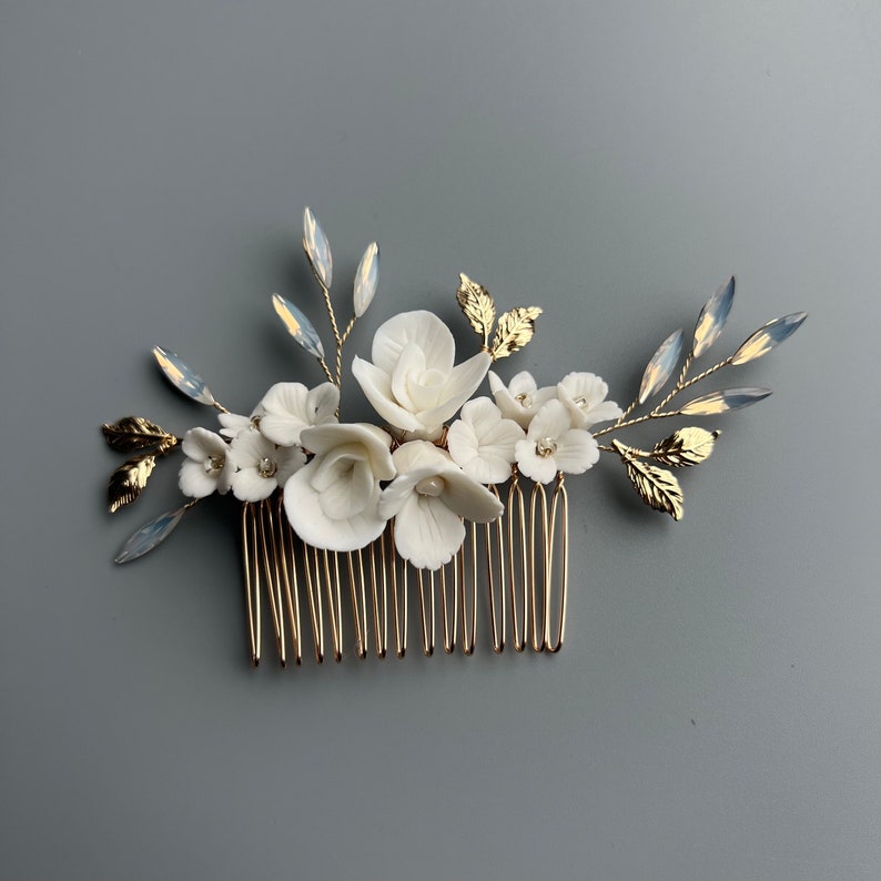 something blue hairpiece for wedding, opal moonstone bridal hair comb, wedding hair accessory, flora hair comb for bride