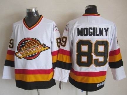CAlexander Mogilny Jersey - Vancouver Canucks 1996 Vintage NHL Hockey Home  Jersey