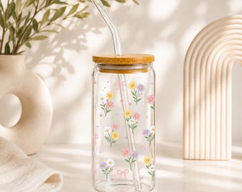 Flower Glass Cup 20oz with Lid and Straw, Daisy Glass Can Cup, Coquette Floral Tumbler, Cute Iced Coffee Cup, Spring Summer Drinkware