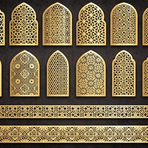Op de afbeelding: Goudkleurige, sierlijke architectonische designelementen. De afbeelding toont een verzameling boogvormige raam- of deurkozijnen met ingewikkelde uitgesneden patronen, samen met twee decoratieve randontwerpen. De ontwerpen staan tegen een donkere achtergrond.