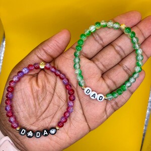 Pulsera con nombre personalizada, pulsera con cuentas personalizadas, palabra, nombre, letra, regalo para ella, cumpleaños, pulsera de pareja a juego, regalo del Día del Padre