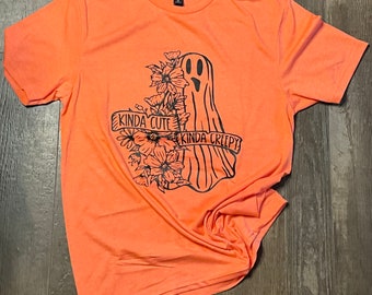 Kinda Cute, Kinda Creepy | Ghost | Floral | Spooky | Gift | Spooky Season | Gildan Soft Style T-shirt |