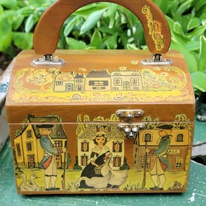 Folk Art Box Purse, Vintage Wood Box Purse, Lacquered Box Purse, Vintage Handbag, 1970s Wood Purse, Decoupage Wood Purse, Colonial Box Purse