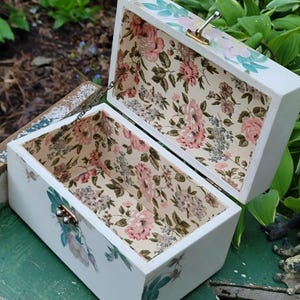 Vintage Square Floral Purse, Lacquered Box Purse: Annie Laurie Style Handbag with Roses image 9