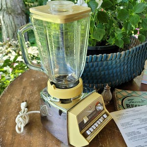 Vintage Yellow Chrome 1980s Osterizer Blender, Pulse Matic Appliance, Dual Cycle Retro Blender, Imperial Osterizer Cottage Farmhouse Kitchen