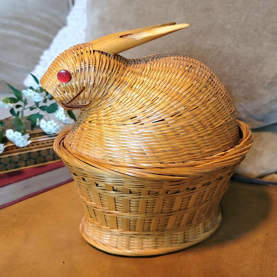 Walnut Ridge Rabbit Basket Vintage Rabbit Basket: Two Part Lidded Bunny Basket, Easter Decor or ...