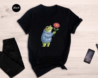 Flower Frog Shirt, Cute Frog With Flower Tee, Daisy Flower Frog Shirt, Fall Frog Shirt, Cozy Season Shirt, Autumn Frog Toad, Frog Lover Gift