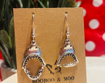 Boucles d'oreilles mâchoires de requin / mâchoires mobiles / nature / dents / océan / poisson / sac cadeau / hameçons en plaqué argent ou en argent sterling