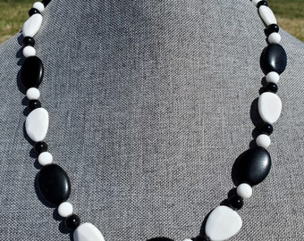 Genuine Black and White Onyx Necklace • Black Onyx Necklace • White Onyx Necklace • Beaded Necklace • Beaded Jewelry
