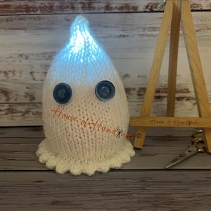 Light-up Ghost Chocolate Orange Cover Knitting Pattern