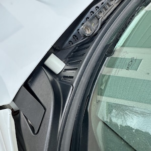 Flat Top Wiper Post Cap - 3D Printed Truck Parts - Truck Stuff 3D - GMT800, NBS GM Trucks, 99-06 (07 Classic) GMC Sierra and Chevy Silverado