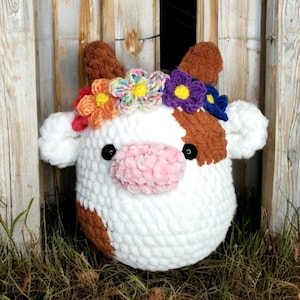 Crochet Cow Plushie: Handmade Amigurumi with Flower Crown