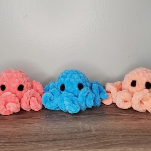 Crochet Octopus Plush, Desk Pet, Pocket Pet, Ocean Theme