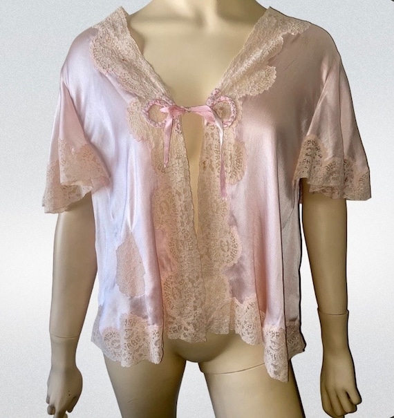Vintage 30s 40s Pink Satin Lace Trimmed Bed Jacket - image 1