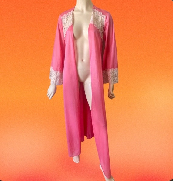 Vintage 1970s Bubblegum Pink Lounge Robe with Lace - image 1