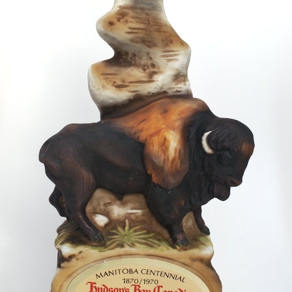 Vintage Hudson Bay Company Hundertjahrfeier Buffalo geformte Whisky-Flasche - Sammlerstück Dekanter (1970)