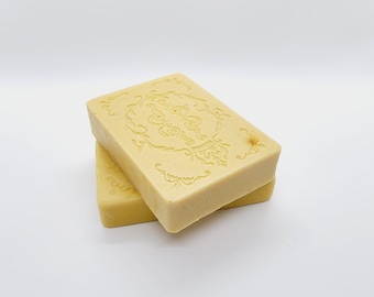 Tumeric, Turmeric Soap, Blemishes, Dark spots, African Black Soap, Facial Cleanser, Face Wash, Acne Soap, Skin tone, Skincare, Pigmentation