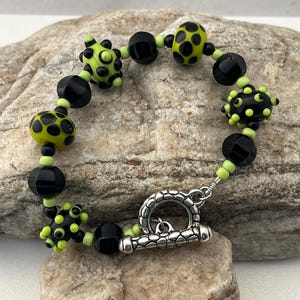 Green and Black Lampwork Bead Bracelet, Lampwork Jewelry, Lampwork Beads, Green Beads, Black Beads, Green Bracelet, Gift for Her, 41