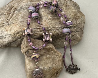 Collar morado, collar de cuentas de vidrio con diseño floral morado, cuentas de vidrio, collar de vidrio, joyería de vidrio, cuentas moradas, 69