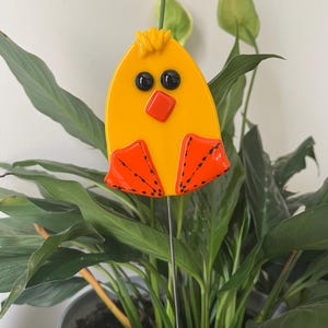 Fused Glass Chick Plant Stake, Easter Garden Decor, Home Decor, Housewarming Gift, Gift for Her, Gift for Mom, Easter Decor, 1313
