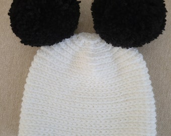 Gorro infantil con pompones