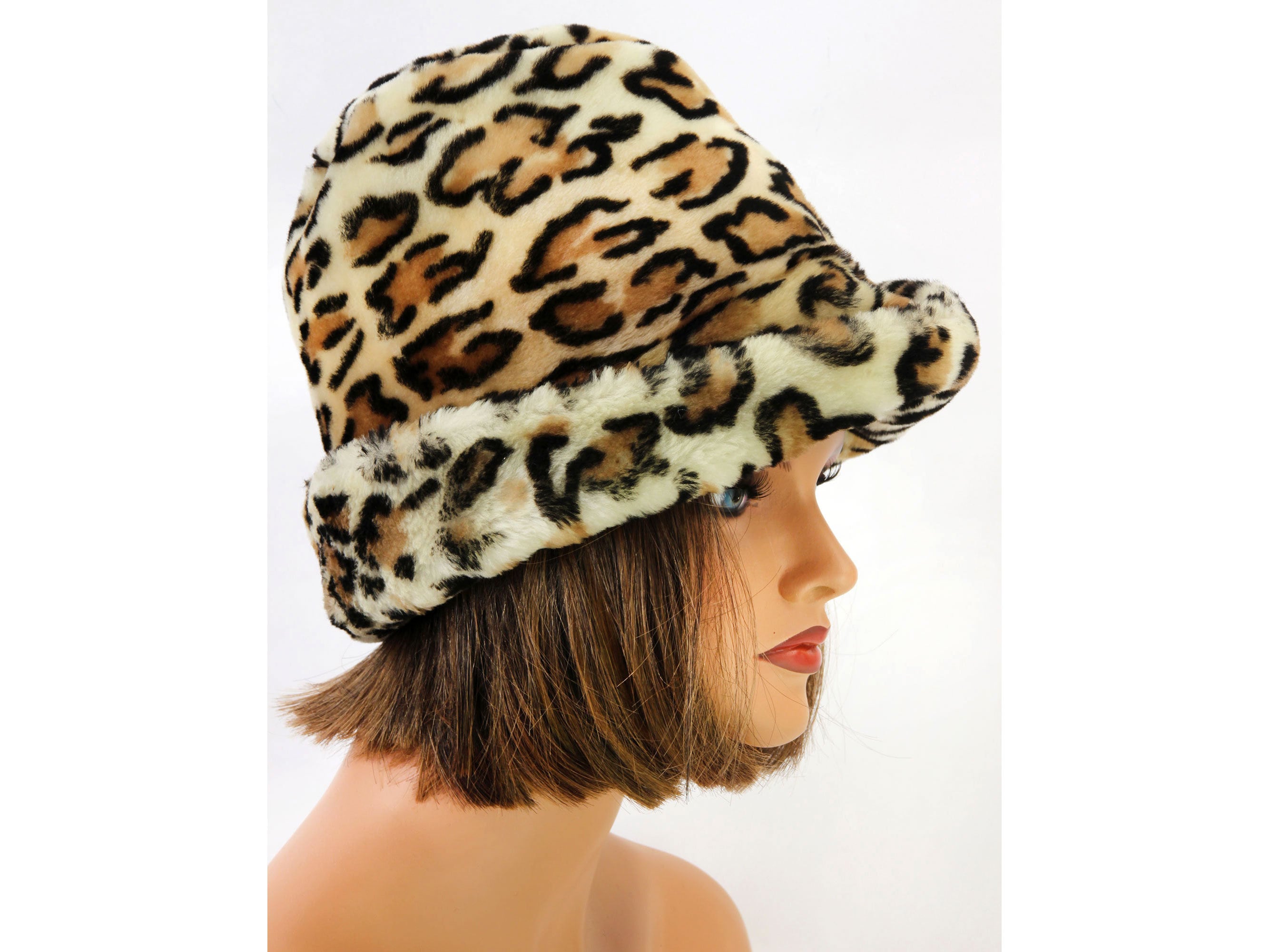 Vintage Winter Faux Fur Slouch Bucket Hat in Leopard Print 