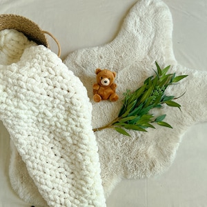 Handknit Baby Blanket | Chunky Knit Baby Blanket | Baby Blanket | Newborn Gift | Baby Shower Gift | Newborn Photography Prop