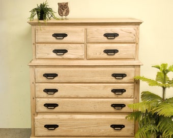 SOLD - DO NOT Purchase Vintage wood chest of drawers dresser