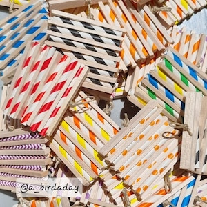 Giocattolo da masticare in balsa: giocattoli fatti a mano per uccelli domestici di piccole e medie dimensioni, realizzati con materiali sicuri che stimolano comportamenti naturali.