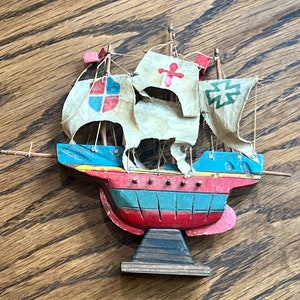 Small wooden replica of Pinta ship 6&quot; long