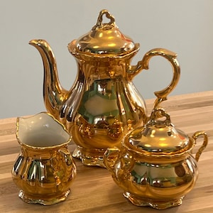 Vintage 22k gold German Waldershof Bavarian tea pot, creamer and sugar bowl