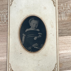 Tin type antique child photo late 1800s