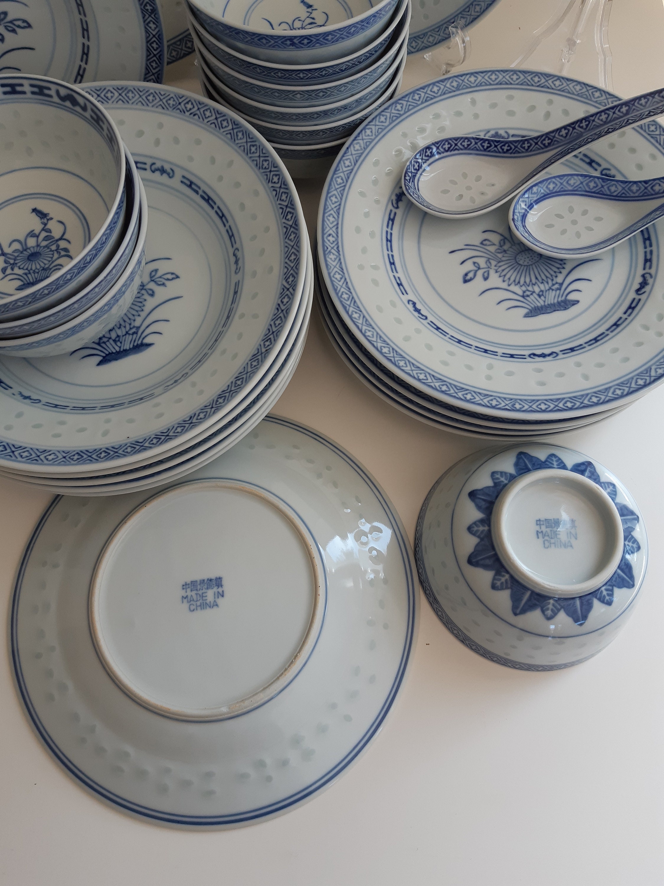 Vintage Chinese Open Carved Rice Grain Porcelain Blue and White