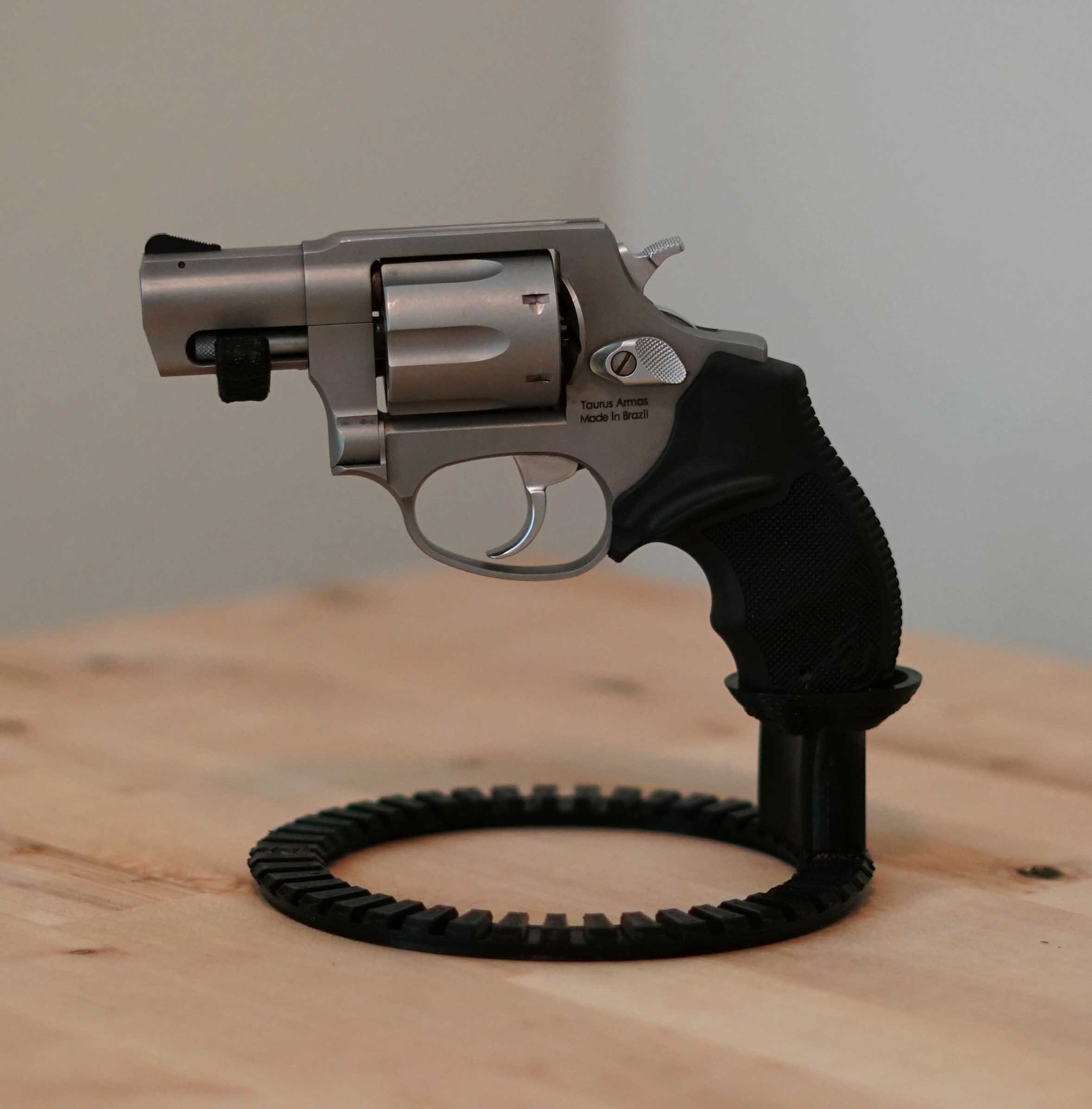 Hovoring Revolver Stand Etsy