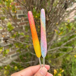 Agulha de Crochê Clover Glitter Neon/Pastel - Agulha de Crochê Resina | Agulha de Crochê Ergonômica | Suprimentos de Crochê | Presentes para Crocheters