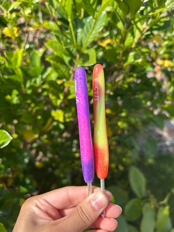 Thermal Color Changing Clover Crochet Hook - Resin Crochet Hook | Ergonomic Crochet Hook | Crochet Supplies | Gifts for Crocheters