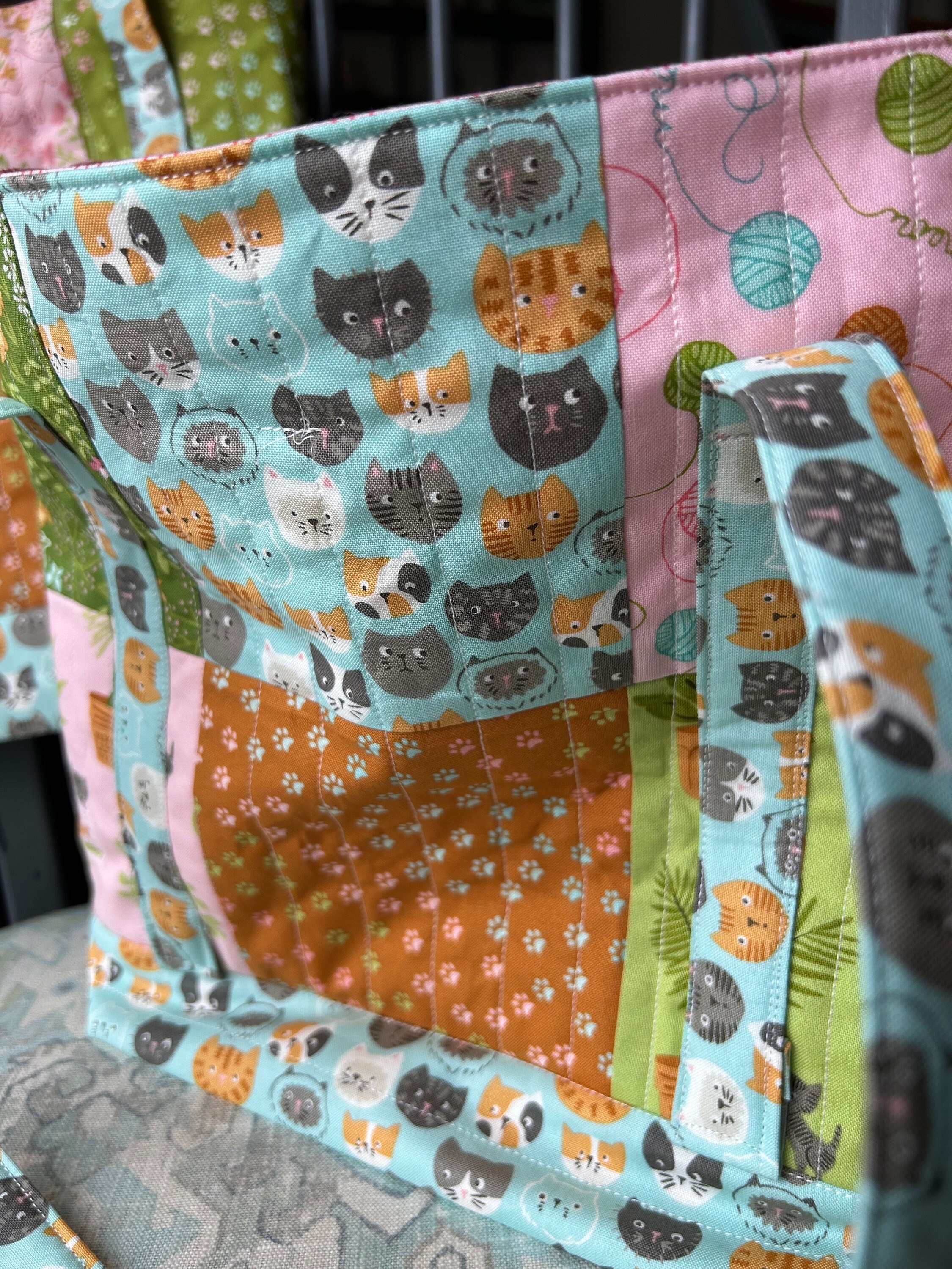 Cozy Cat CW0811043CL Quilted Tote Bag main image 1