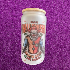 ハッピーハロウィーンのフロスト加工16オンスまたは25オンスのガラスタンブラー。マイケル、ジェイソン、邪悪なピエロ。竹製の蓋