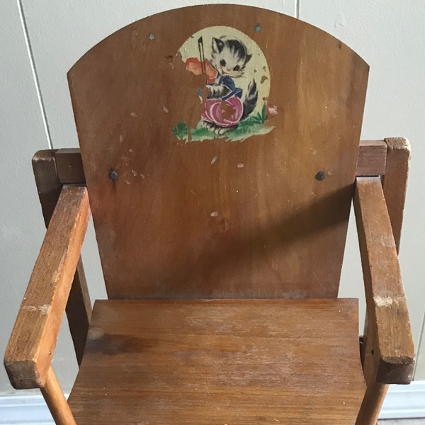 Vintage 1970s Wooden Doll High Chair Lift-Up Tray with Kitten motif