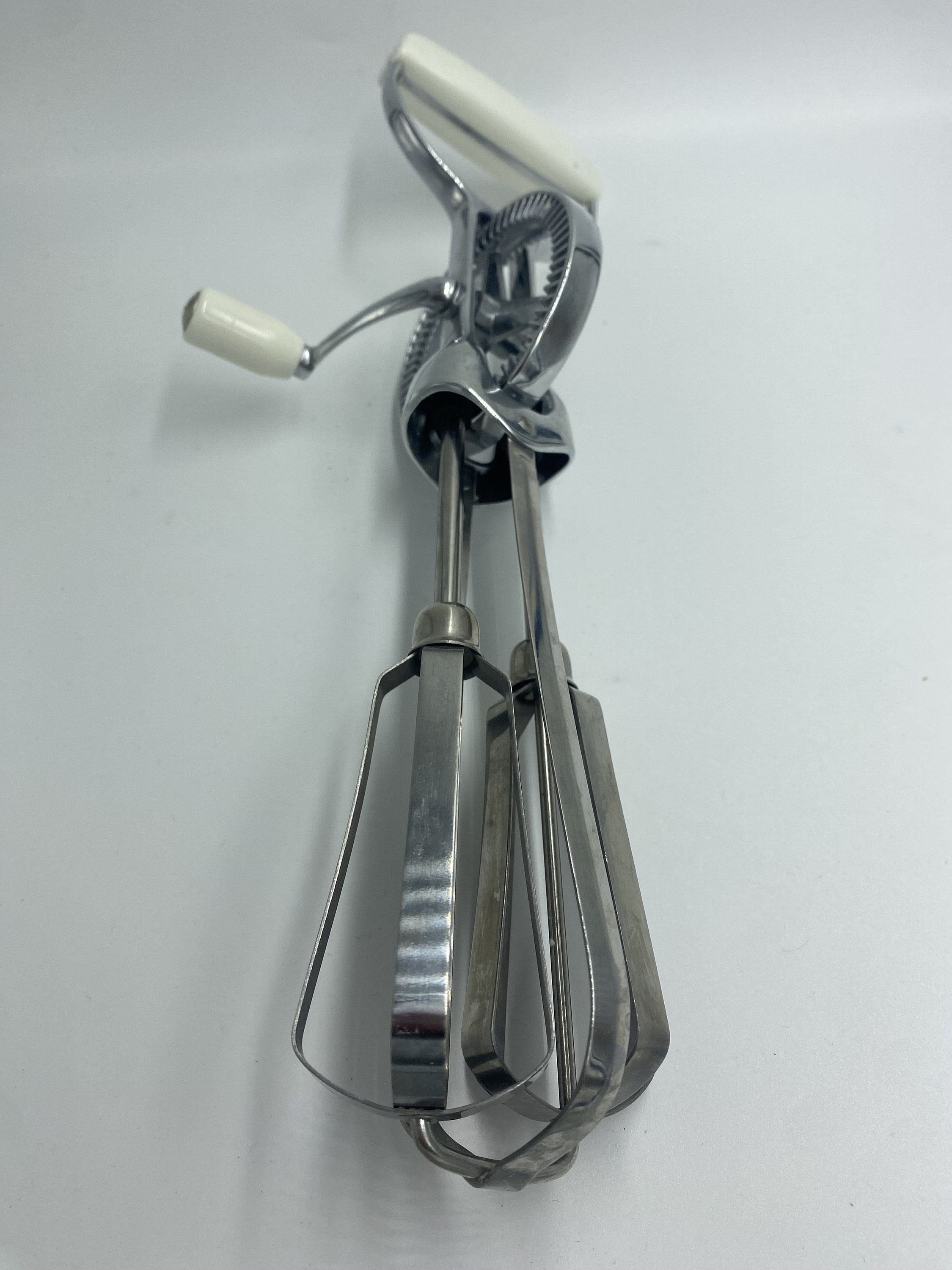 Vintage Manual Hand Mixer With White Handles Etsy