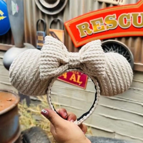 Cable knit ears