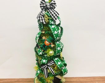 Dollhouse St. Patrick’s Day Clover Tree  , 1:12 Scale St. Patrick’s Day ,  St. Patrick’s Day Miniatures , Dollhouse St. Patrick’s Day Decor