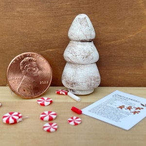 Dollhouse Rustic Wooden Christmas Tree , 1:12 Scale Christmas , Dollhouse Christmas Tree , Dollhouse Christmas Decorations