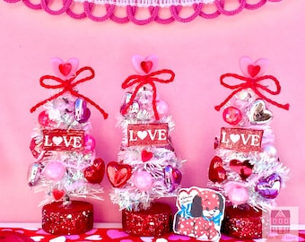Dollhouse Miniature Valentine’s Day Mini Tree , Dollhouse Valentine’s Day Decorations , 1:12 Scale Valentine’s Day