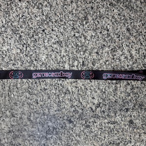 Cordones MGK, Cordón Lost Americana, Cordón Black Flag, Cordón de Admisión General, Cordón Tickets To My Downfall, Cordón Mainstream Sellout imagen 4