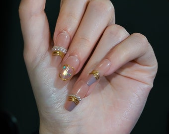 Mermaid Sequins Handmade Nails | Pearl and Chain Glue On Nails | Ombre Gold Nails | Luxury Press On Nails Coffin | MeiRoom Nails