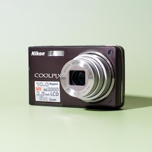 Nikon Coolpix S550 Digital Camera - Brown
